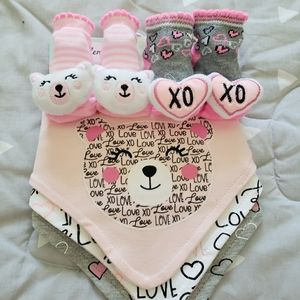 5pc Bandana Bib & 3D Socks Set